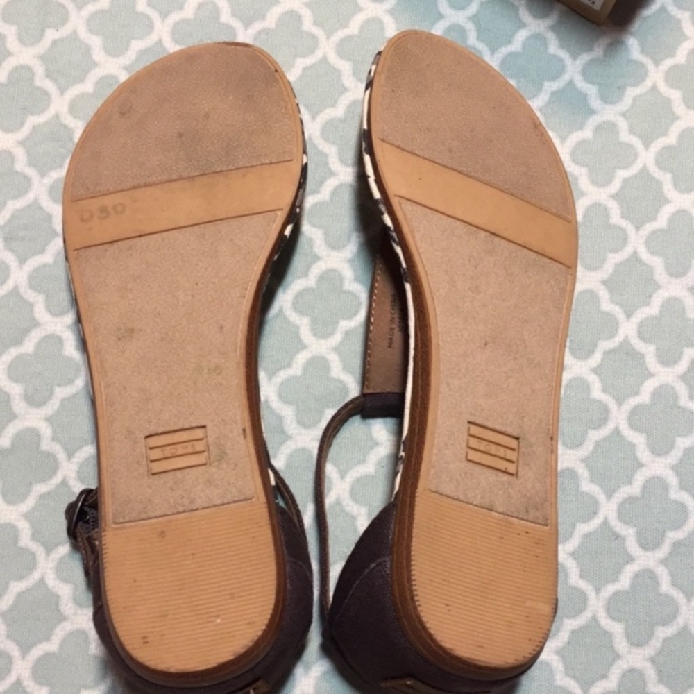 TOMS Leopard Playa Thong Sandals Chocolate Canvas Ocelot 7.5 - Picture 8 of 9